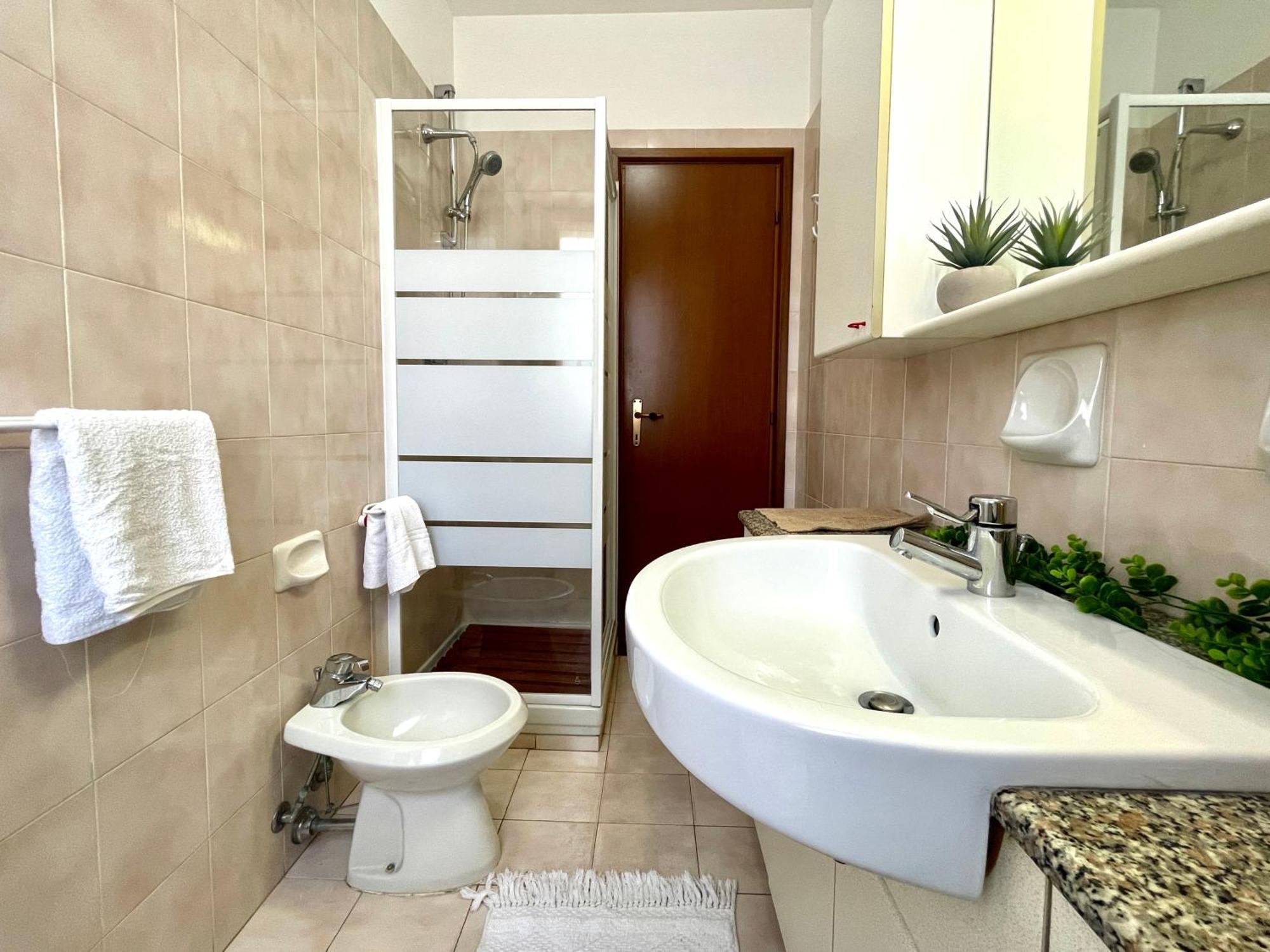 2 Locali A 600 Mt Dal Mare - Free Parking Apartment เชริอาเล ภายนอก รูปภาพ